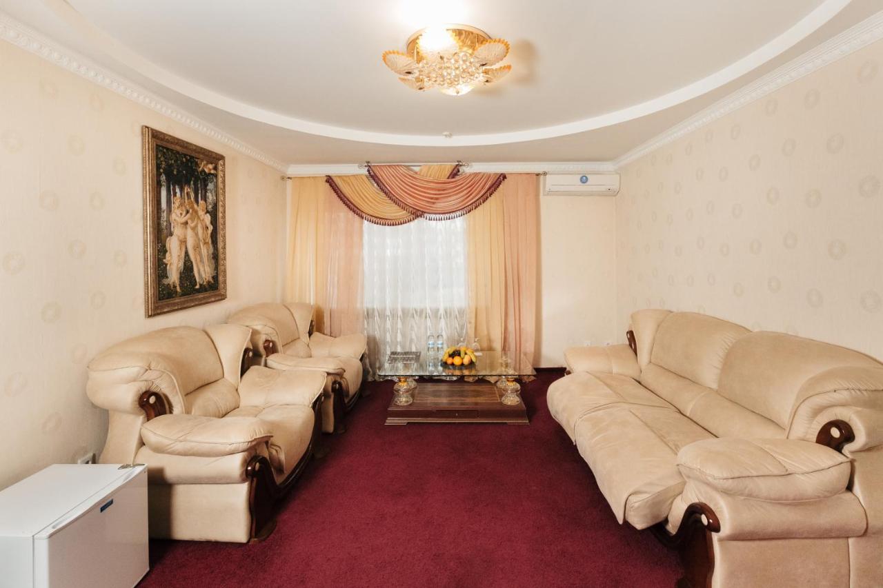 Stanislavskiy Dvir Ivano-Frankivsk Exterior foto